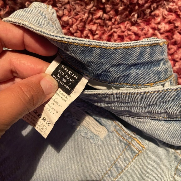 I bought these from shein and they fit too small. Brand new never worn - Picture 7 of 8